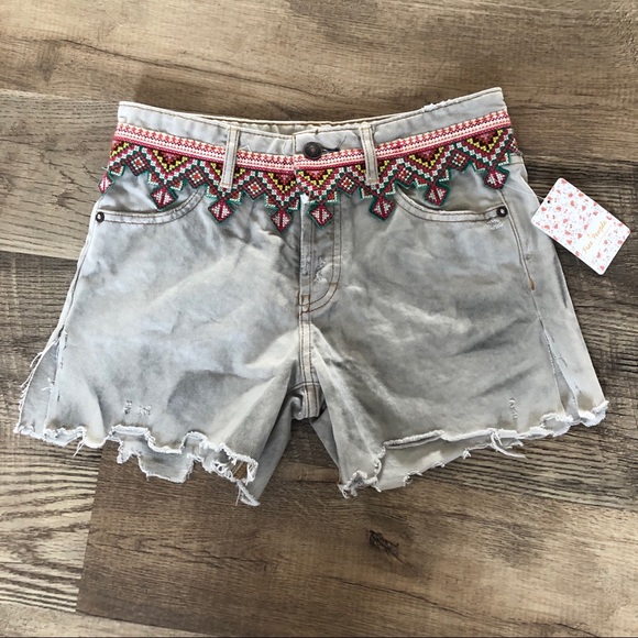 Free People Pants - Free People adobe white borderline shorts size 24